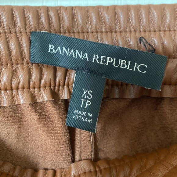 BR vegan leather jogger - Picture 4 of 5